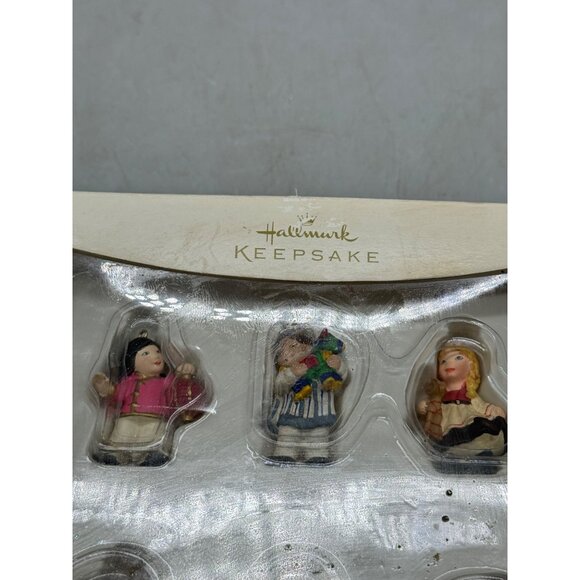 Hallmark Keepsake Joy To The World Children Miniature Ornaments Set 6 2007 READ - Picture 2 of 9